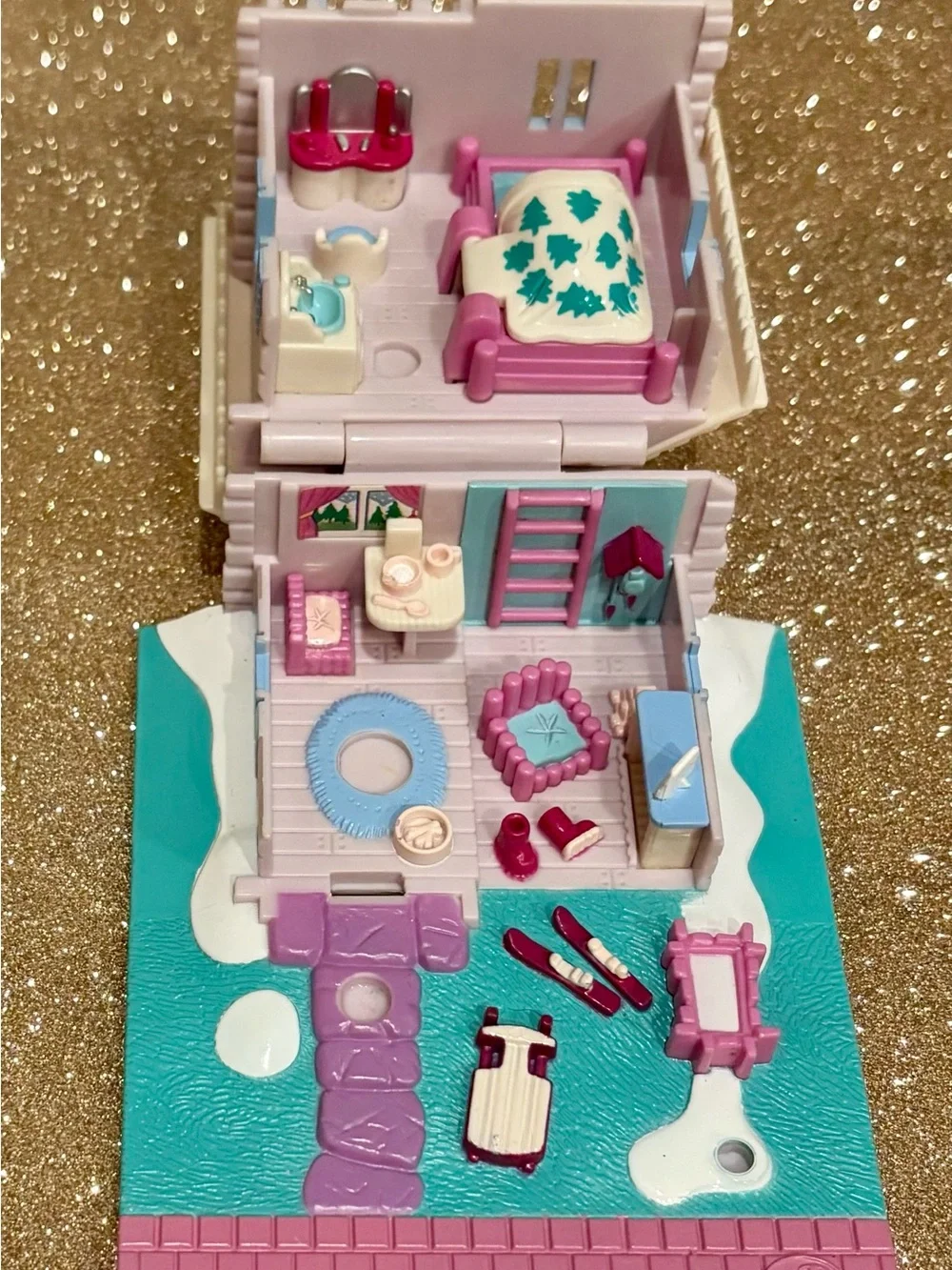 Polly Pocket 1993~Polly’s Ski Chalet Bluebird
